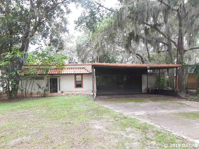 225 Lakeview Drive - Photo 1
