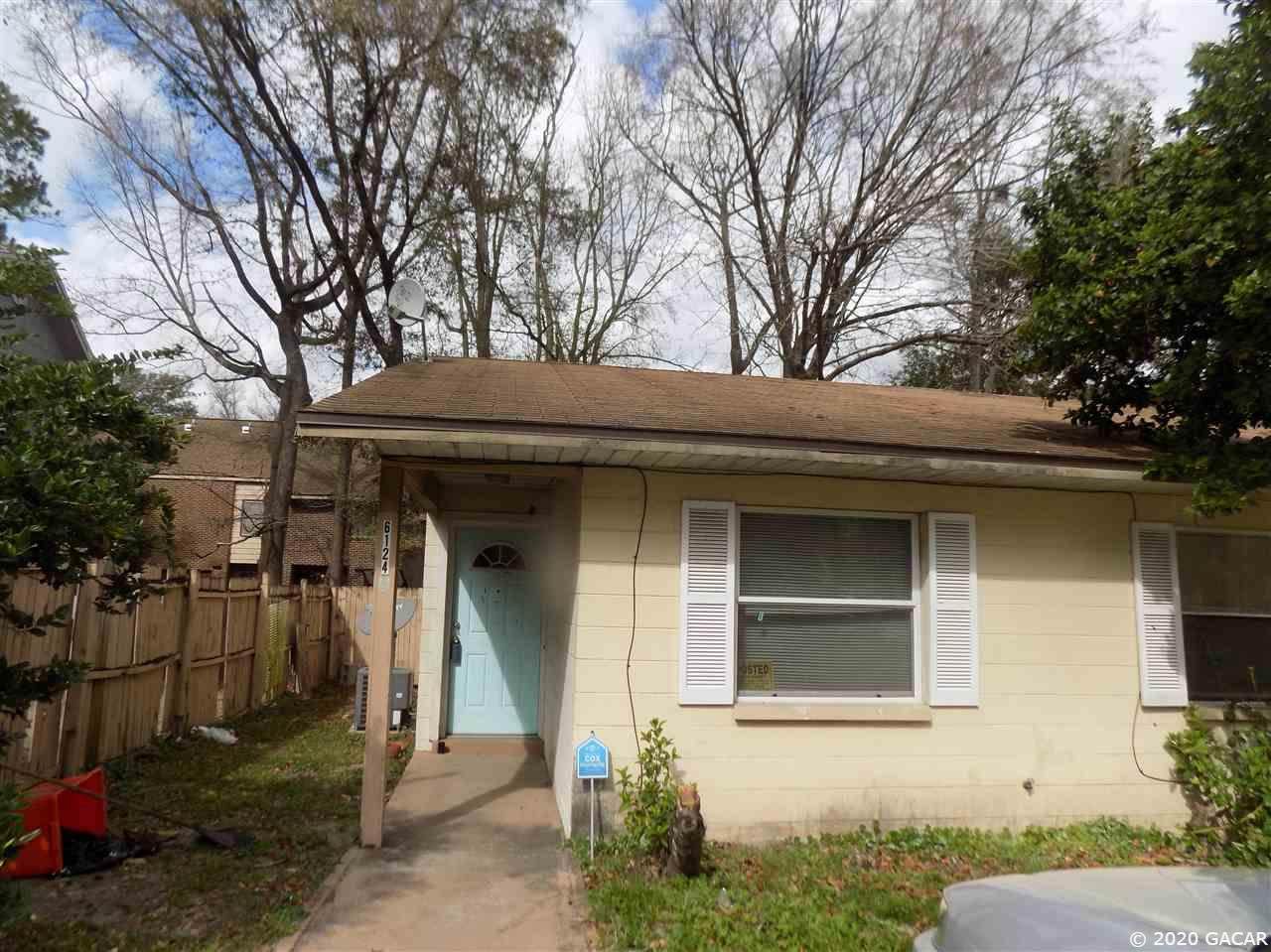 6124 10TH Place - Photo 1