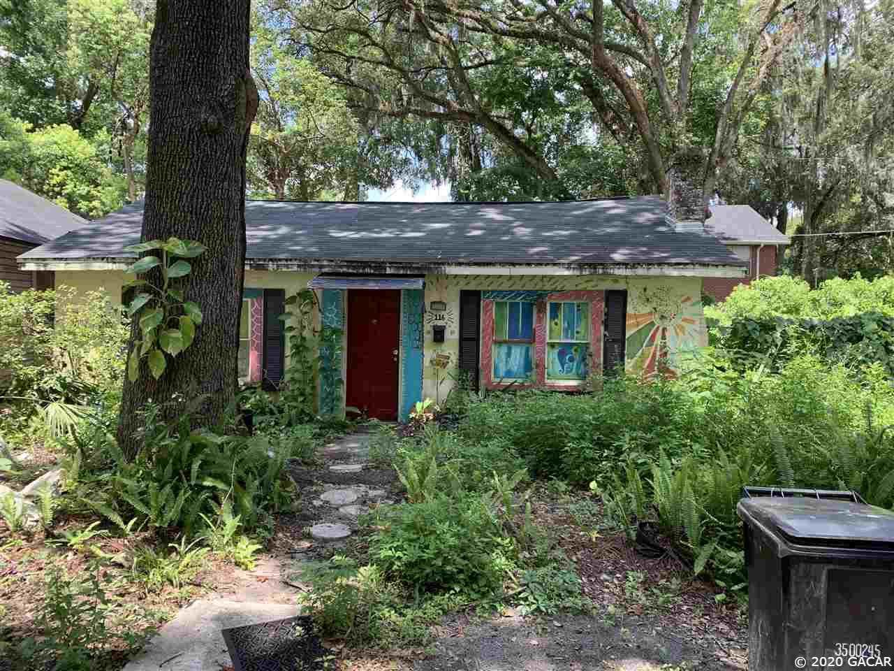 112 9 Street - Photo 1