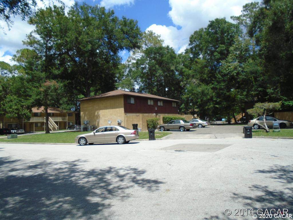 707 68th Terrace - Photo 1