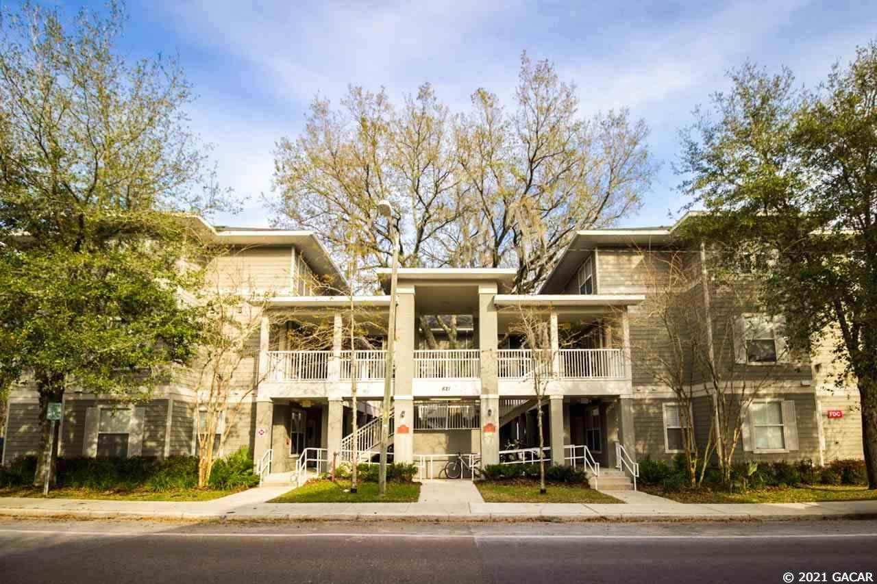 621 10th Street - Photo 1
