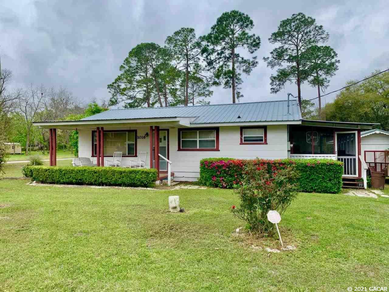 1016 Bynum Avenue - Photo 1