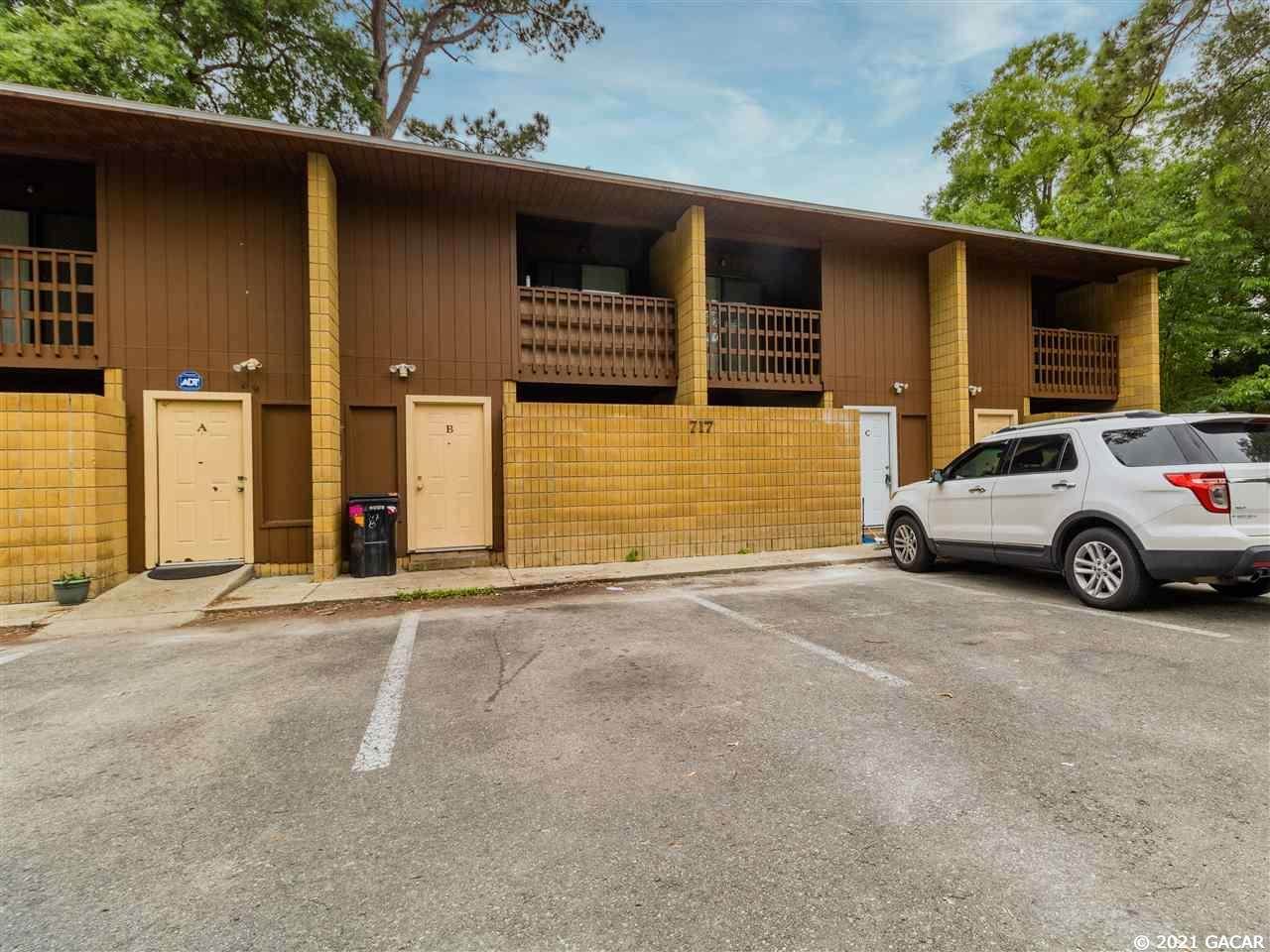717 68TH Terrace - Photo 1