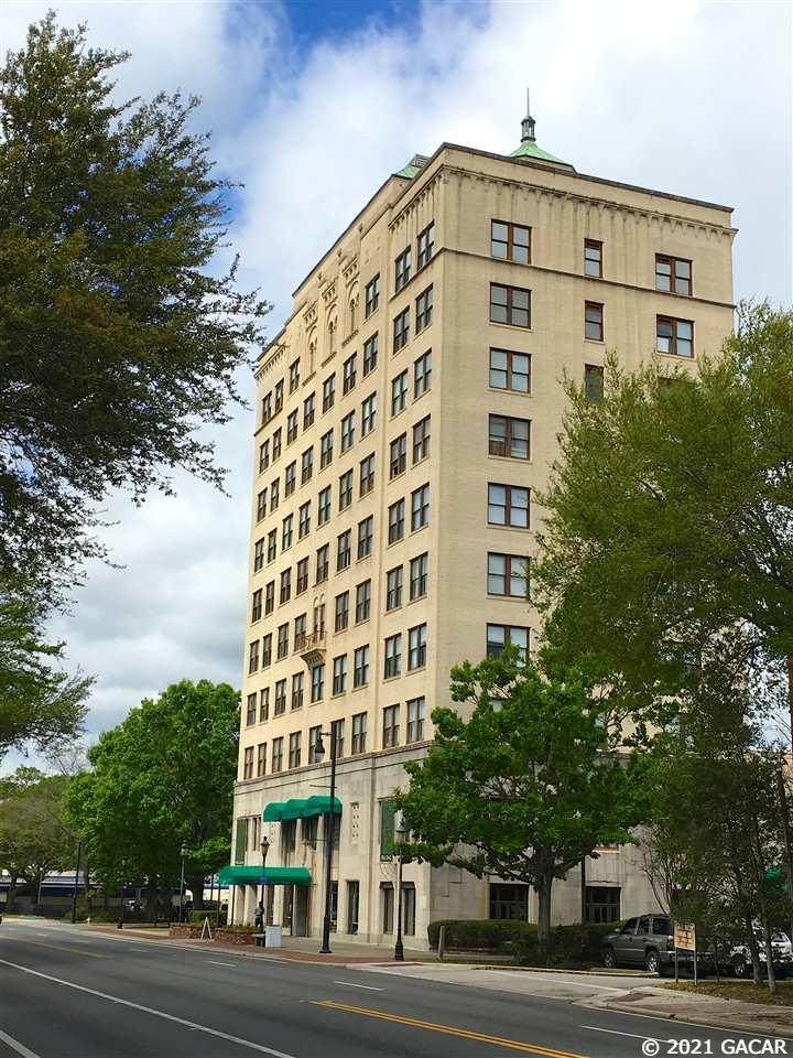 408 University Avenue - Photo 1