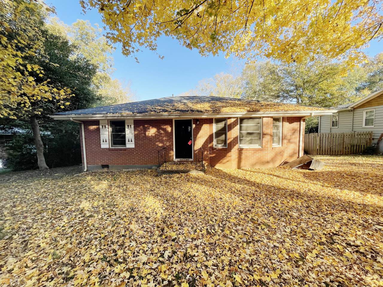 31 Lott Avenue - Photo 1