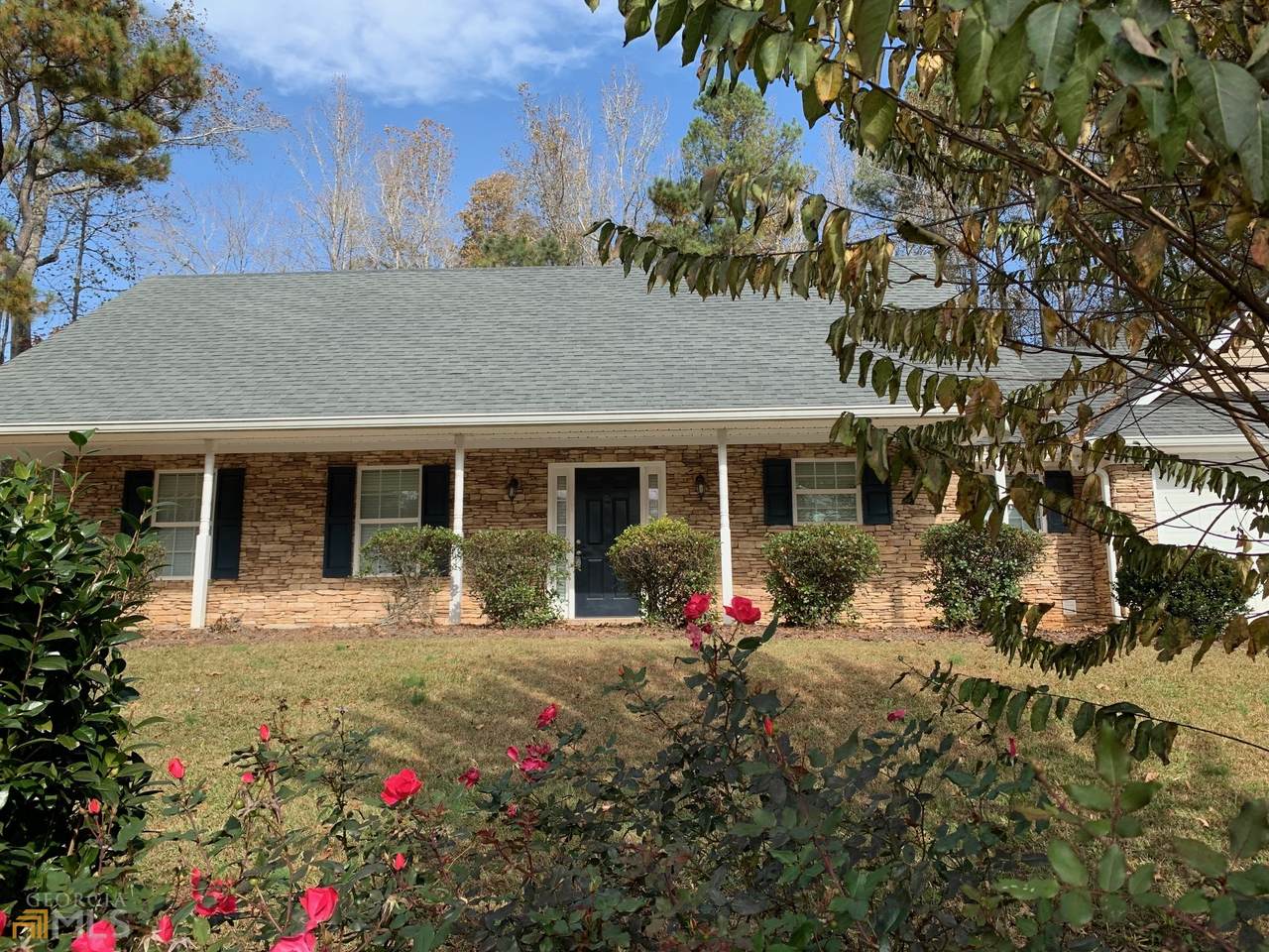 407 Abbey Place - Photo 1