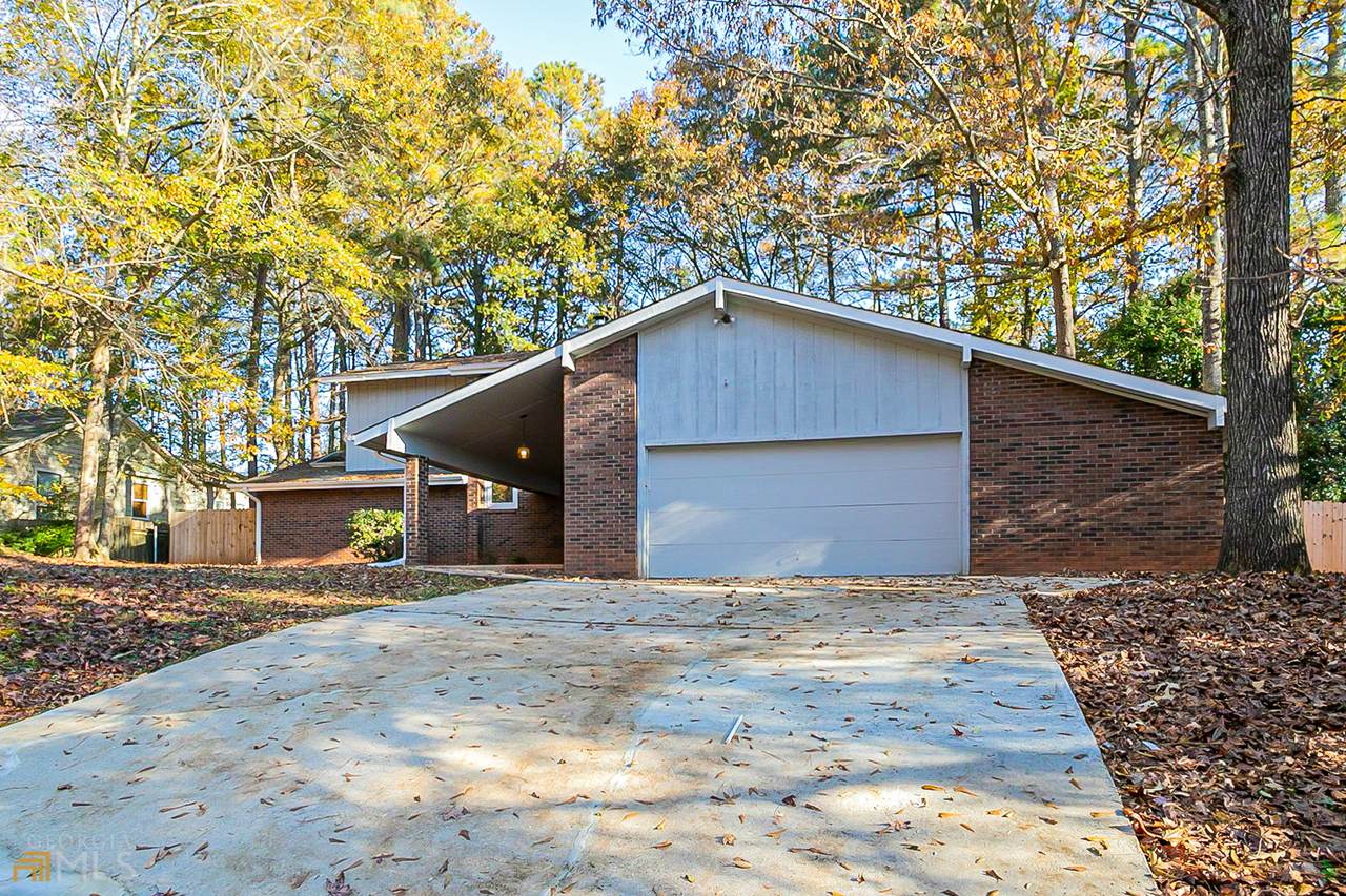 225 Summerfield Drive - Photo 1