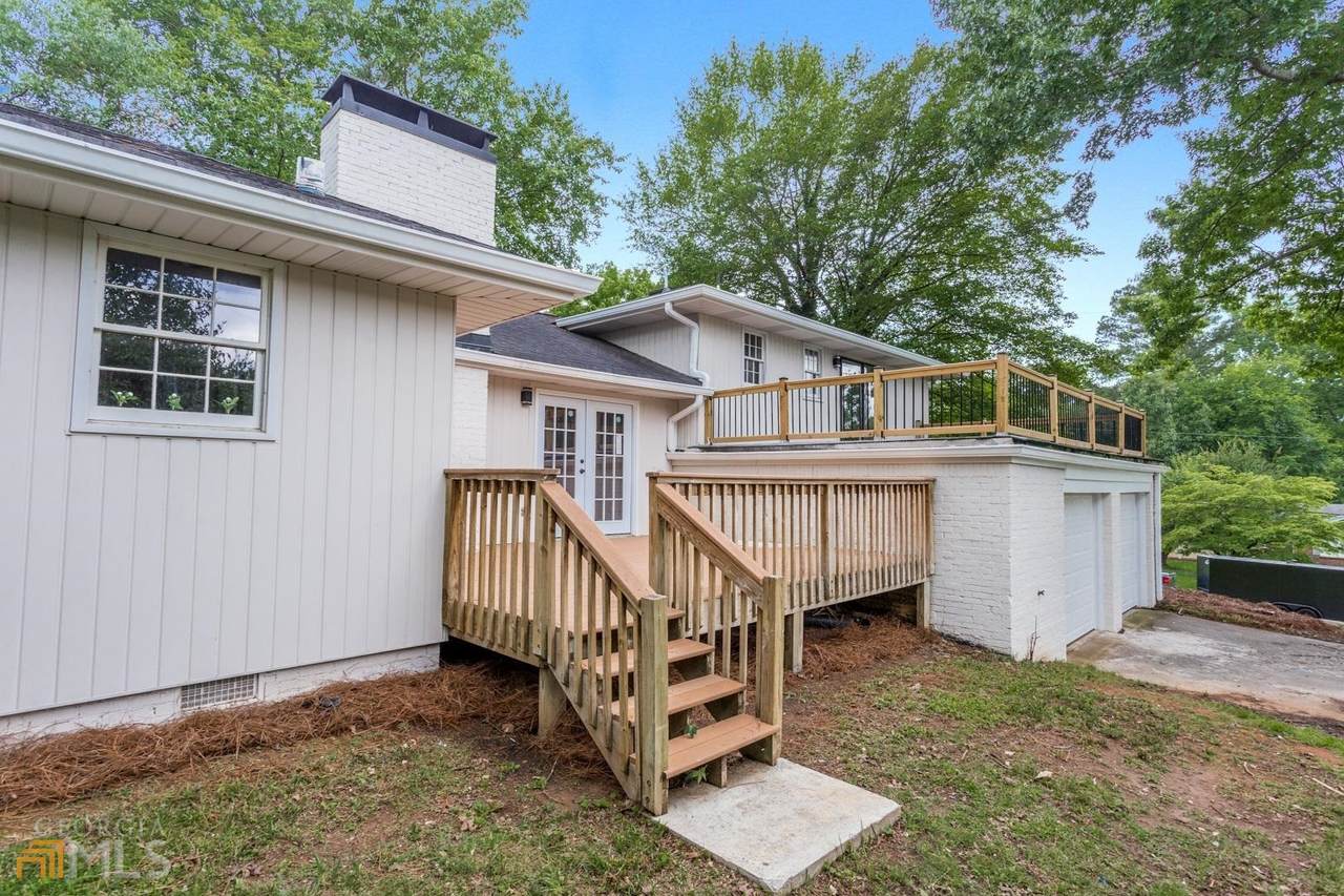 681 Foxcroft Circle - Photo 1