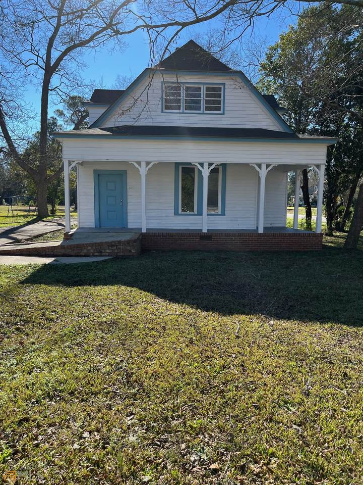 605 College Street - Photo 1