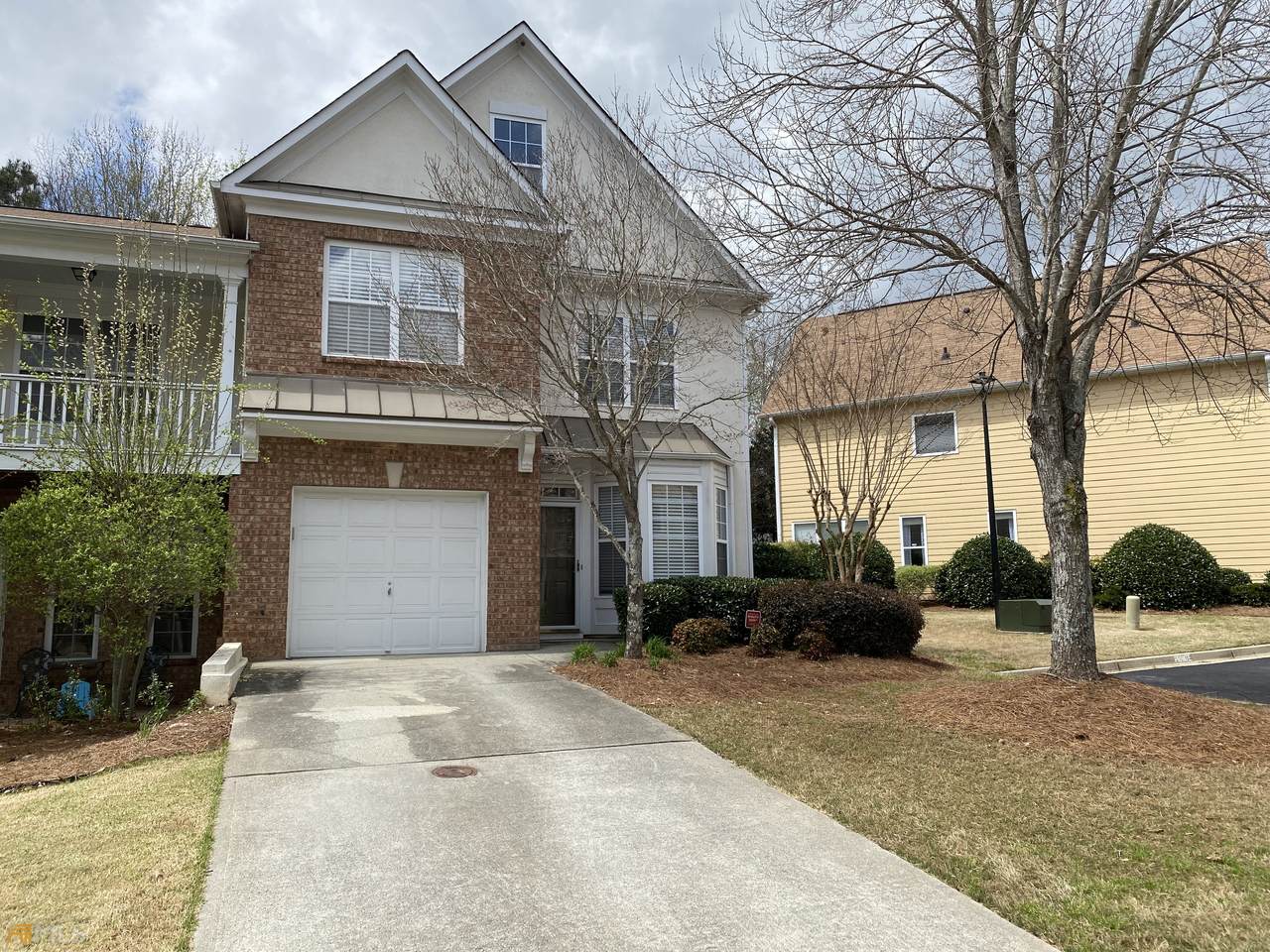 390 Grayson Way - Photo 1