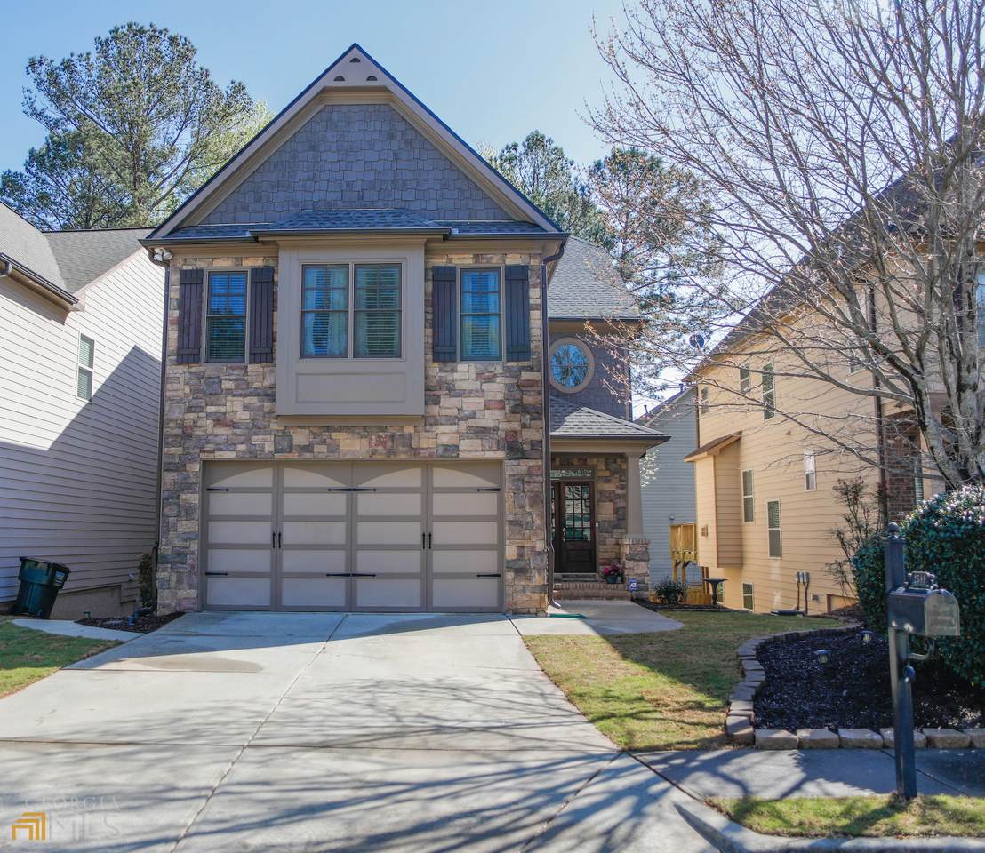 2589 Lake Manor Circle - Photo 1