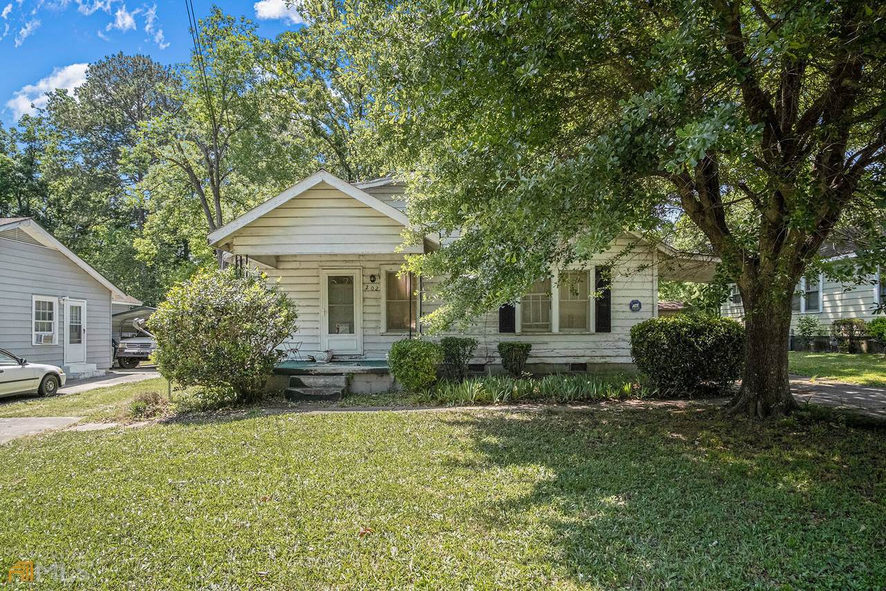 202 Hanks Street - Photo 1