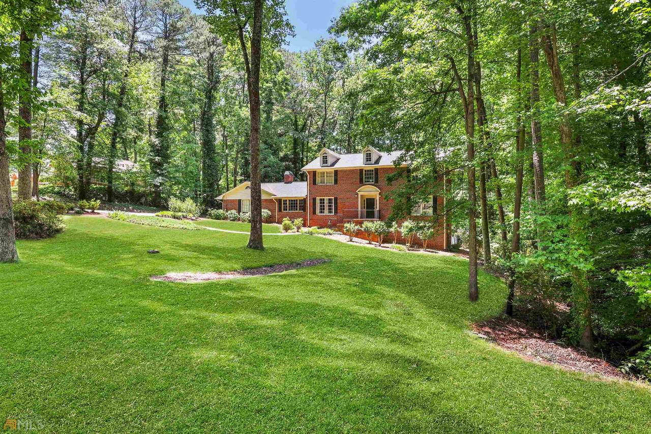 2034 Stoneleigh Drive - Photo 1