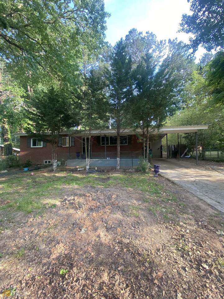 560 Floyd Drive - Photo 1