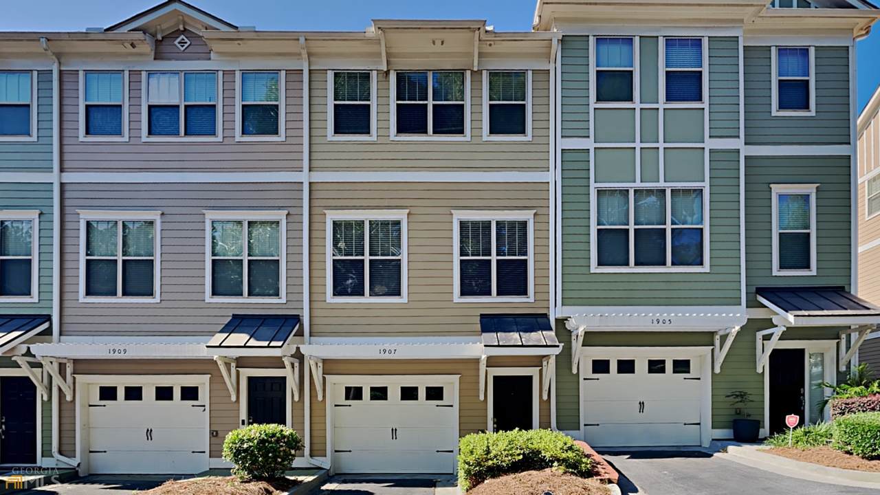 1907 Sterling Oaks Circle - Photo 1