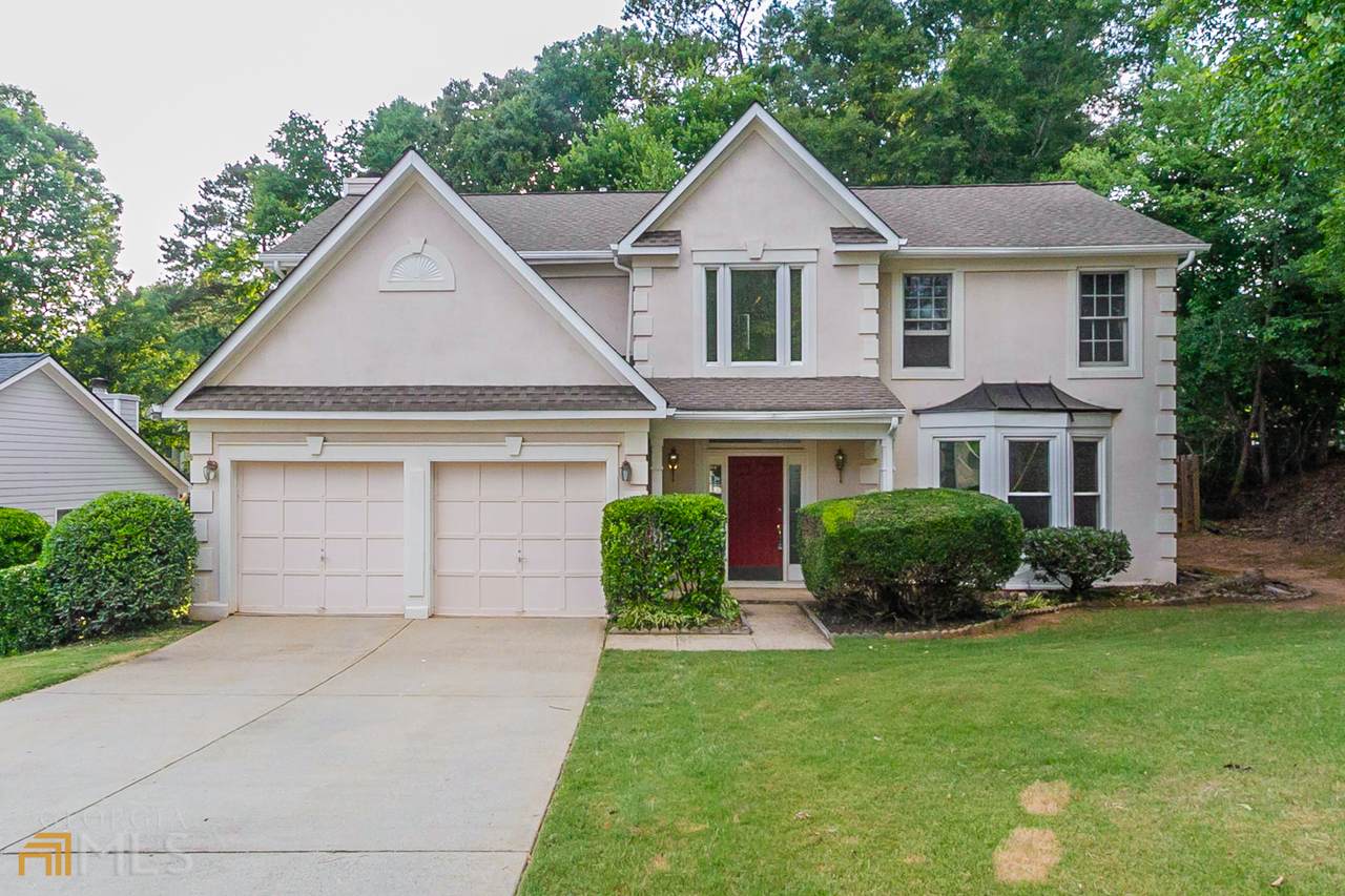 4194 Glenlake Parkway - Photo 1