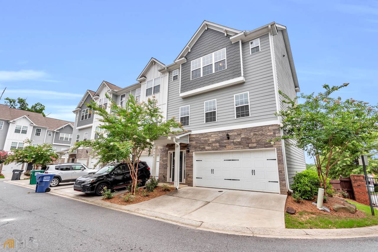 940 Plaza Park Walk - Photo 1