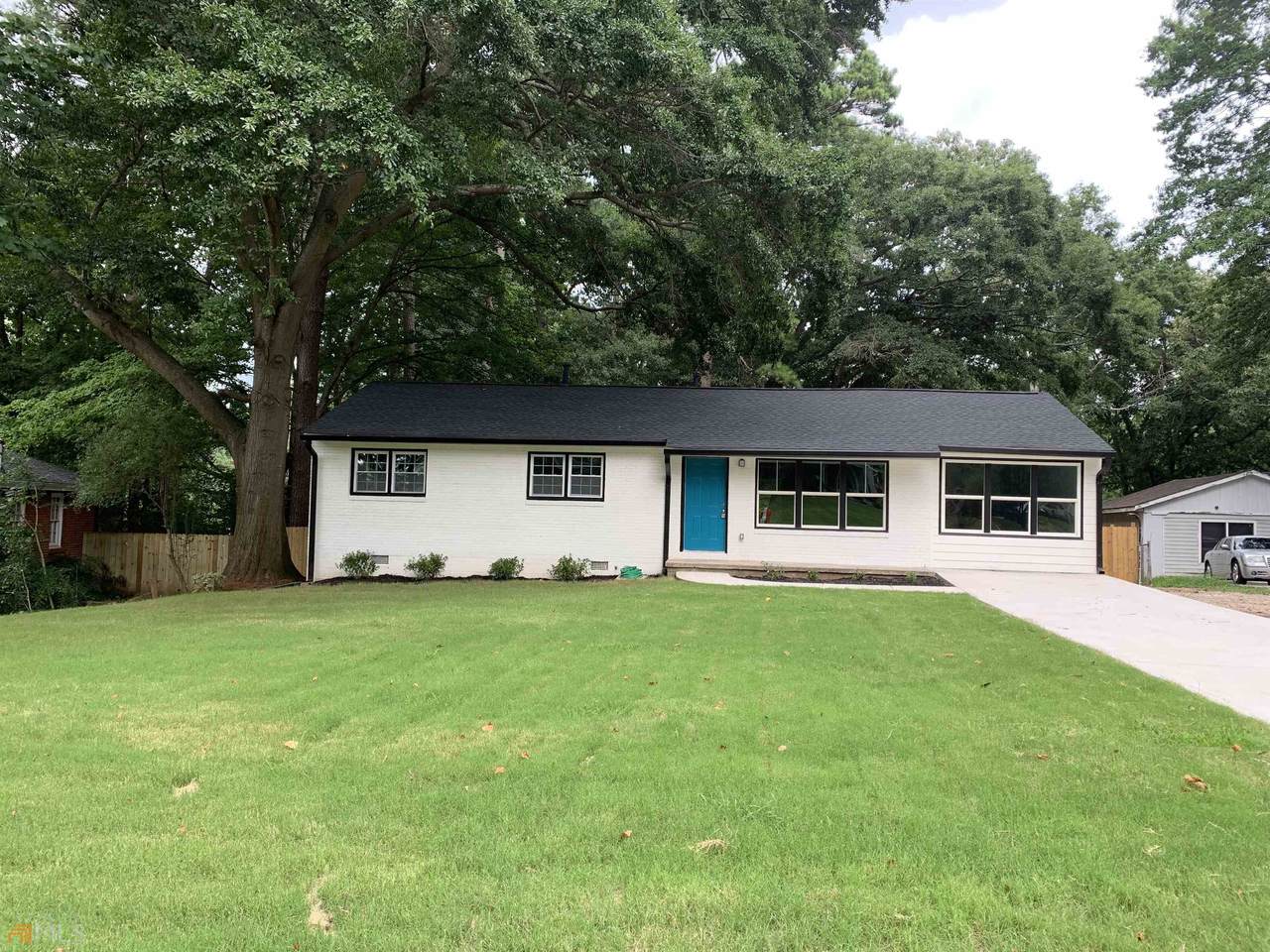 3389 Lambeth Circle - Photo 1