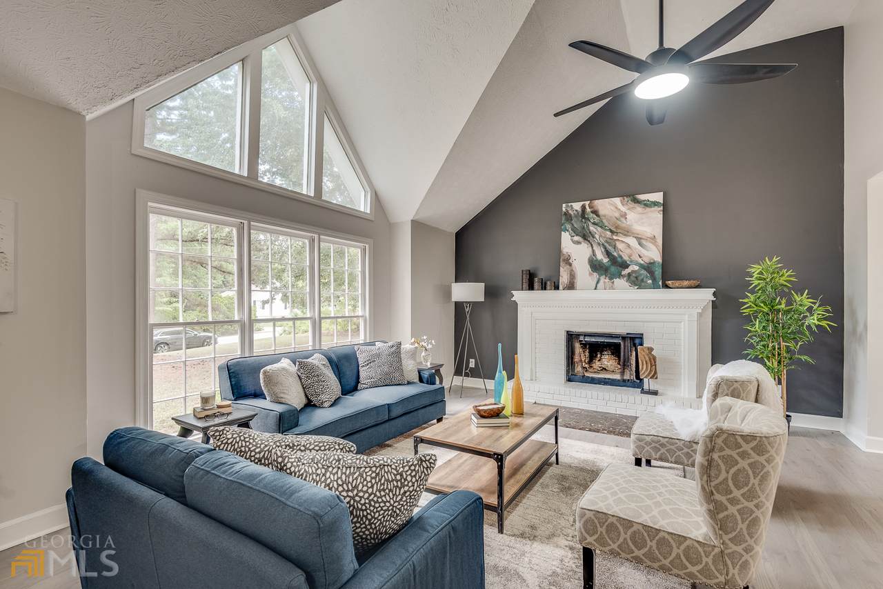 1811 Twin Court - Photo 1