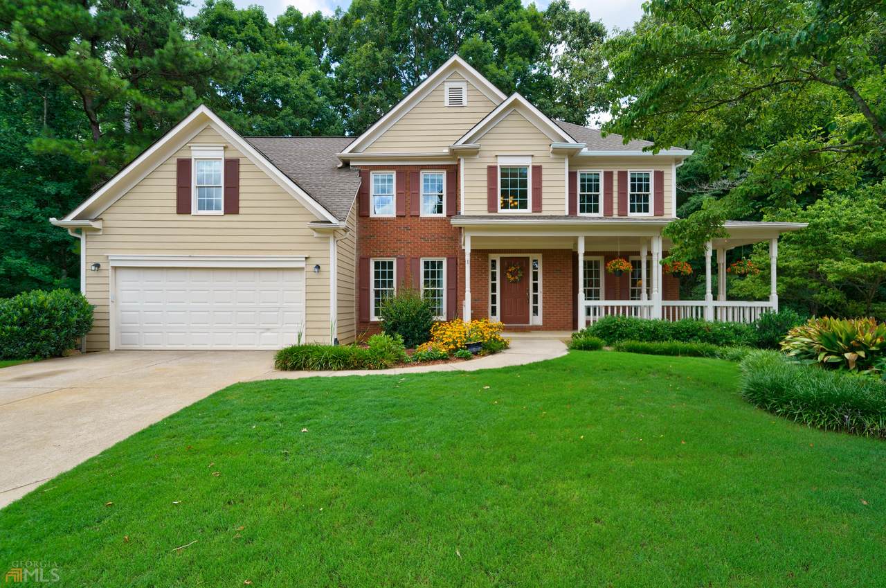 320 Huntwick Court - Photo 1