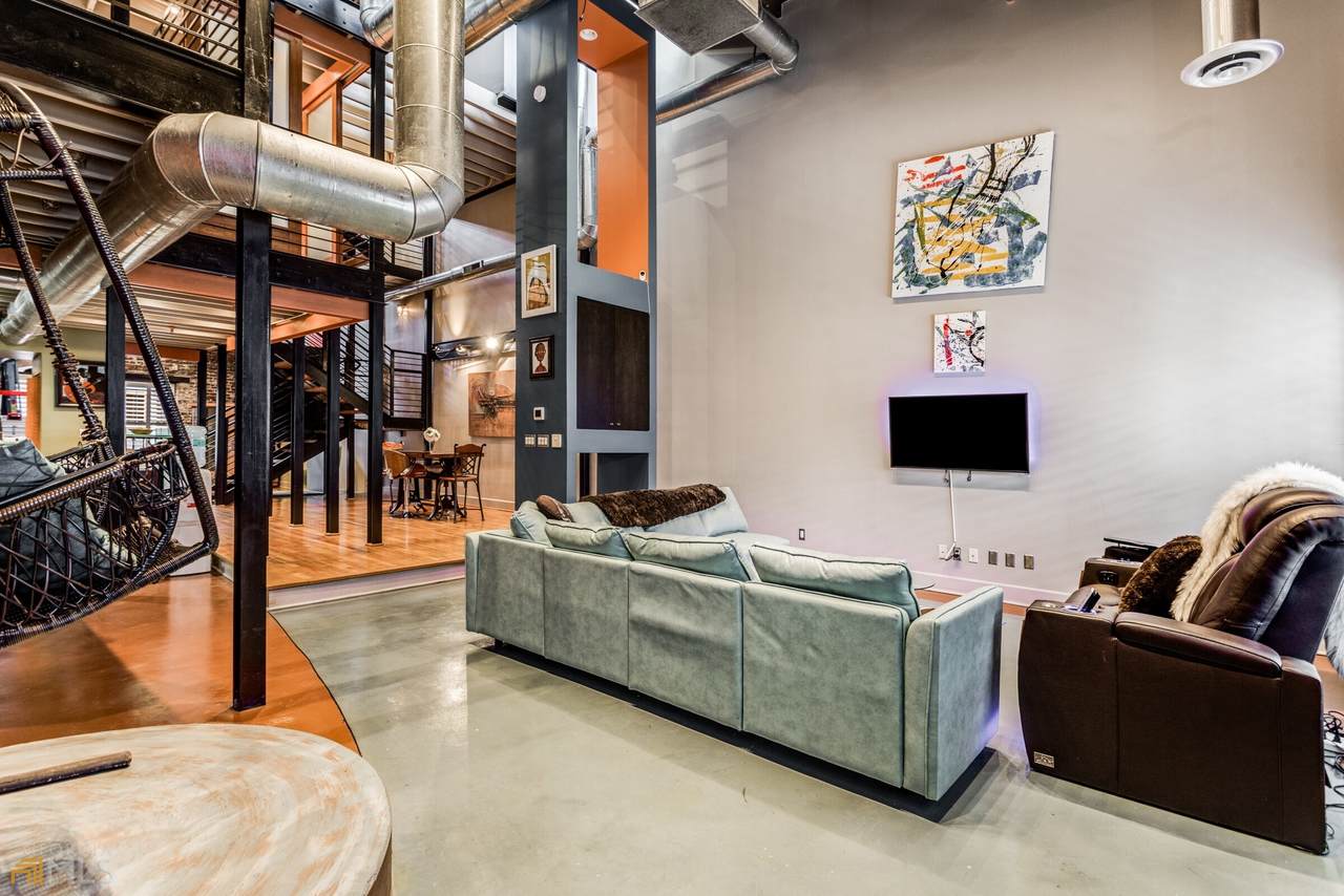 320 Peters Street - Photo 1