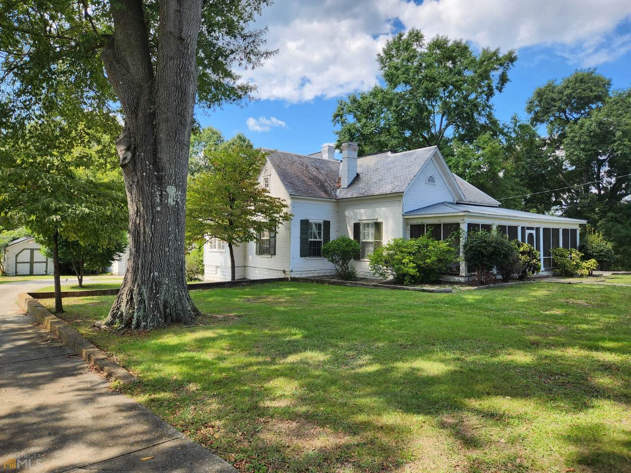 215 Bluff Street - Photo 1