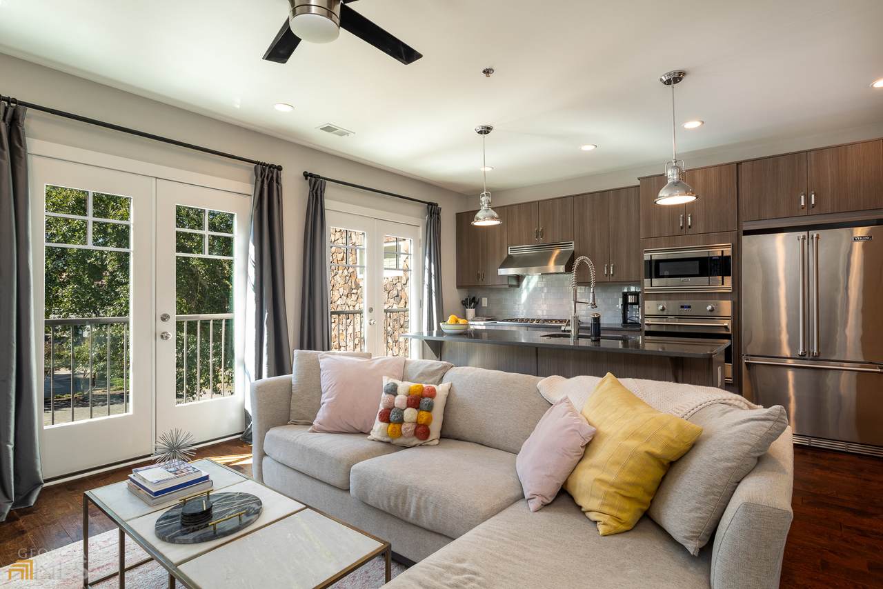 303 Canton Way - Photo 1