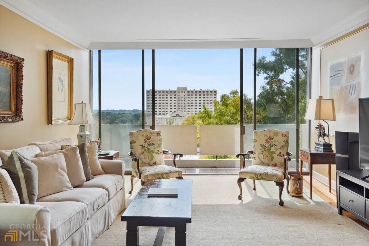 2575 Peachtree Road - Photo 1