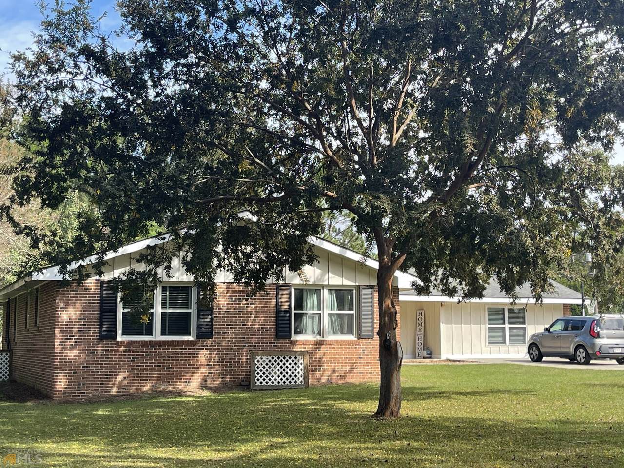 112 Bull Street - Photo 1