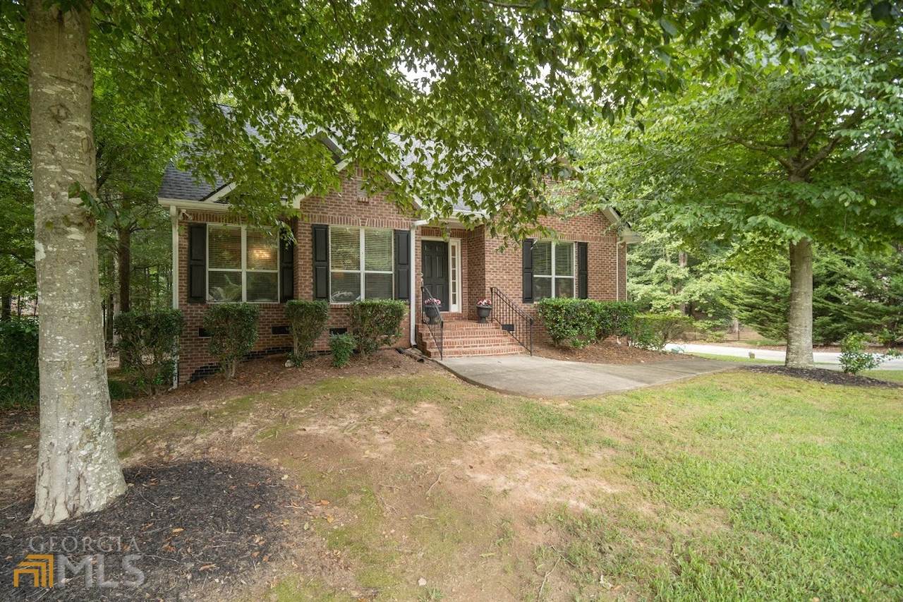 241 Taffeny Place - Photo 1