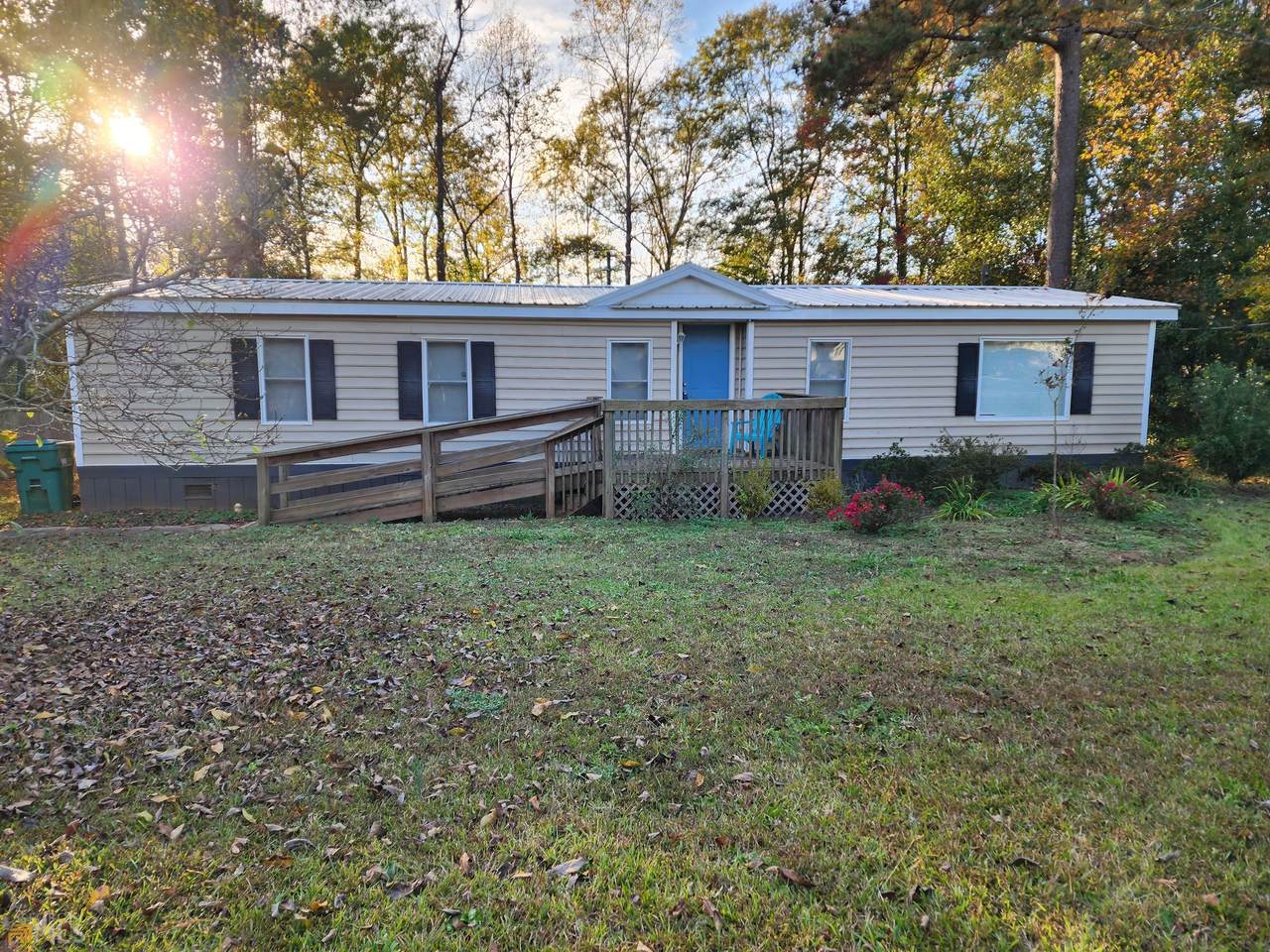 263 Lakeview Drive - Photo 1