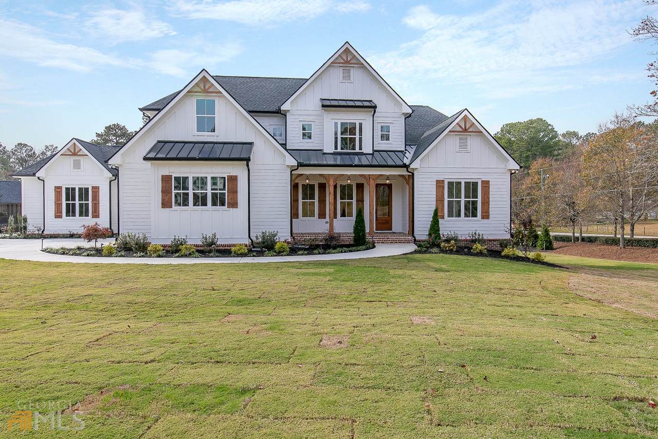 401 Fox Valley Drive - Photo 1