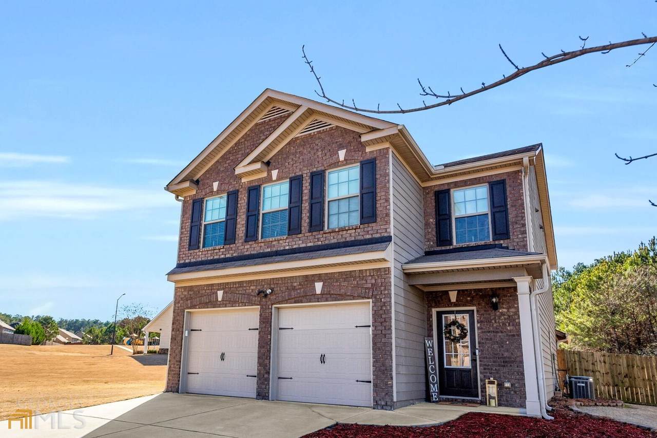 427 Silver Oak Drive - Photo 1