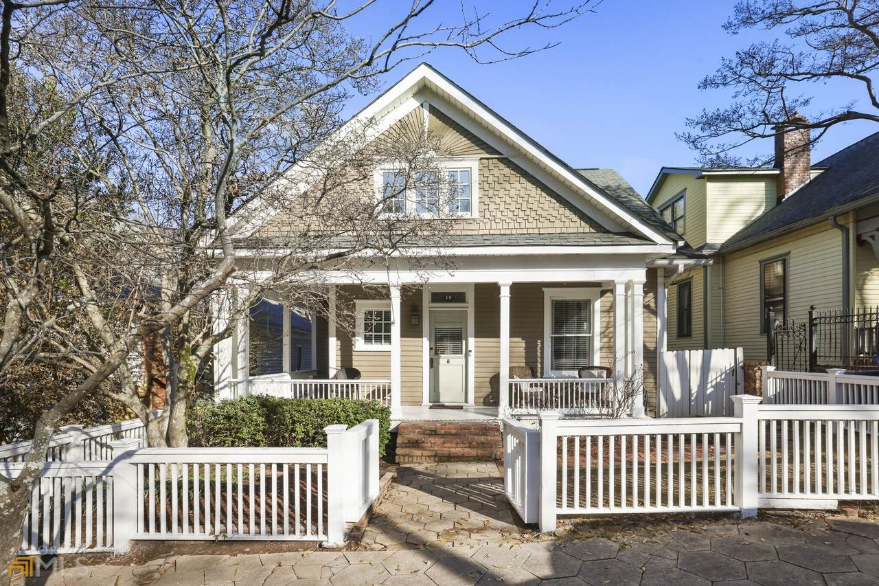 320 Saint Paul Avenue - Photo 1