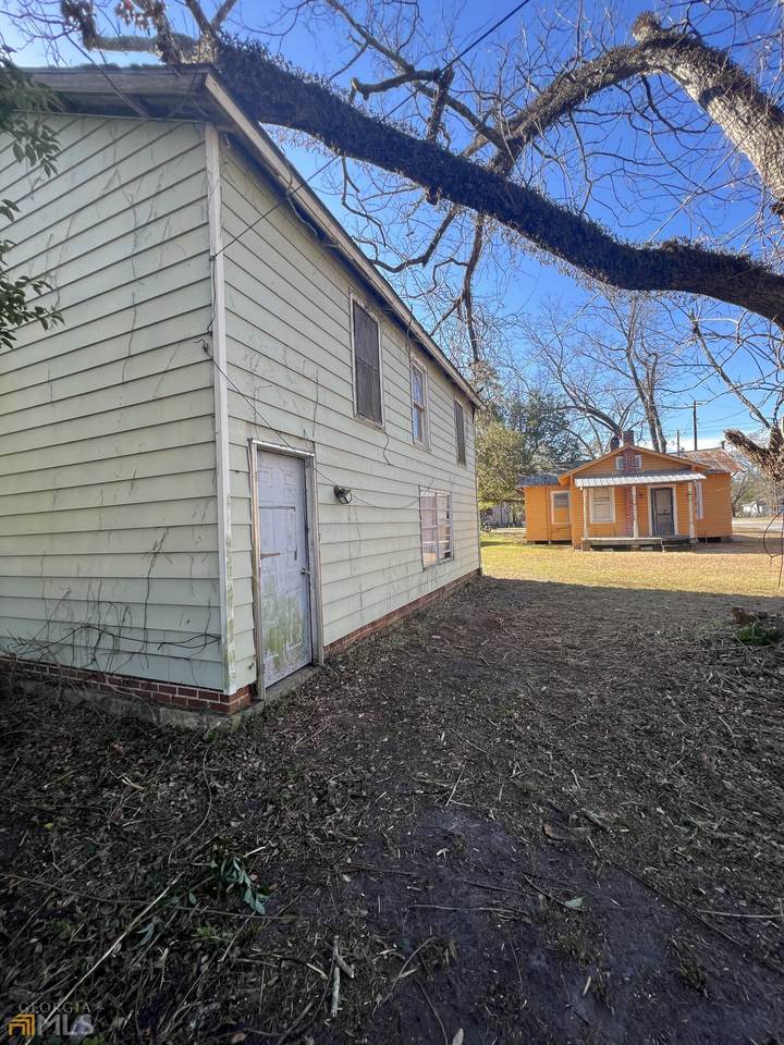 1501 Gilmore Street - Photo 1