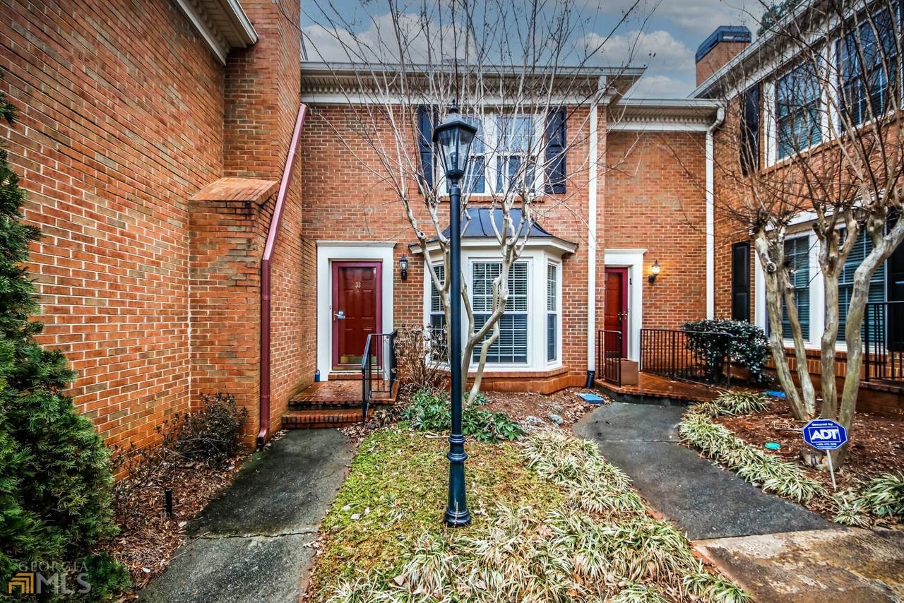 33 Mount Vernon Circle - Photo 1