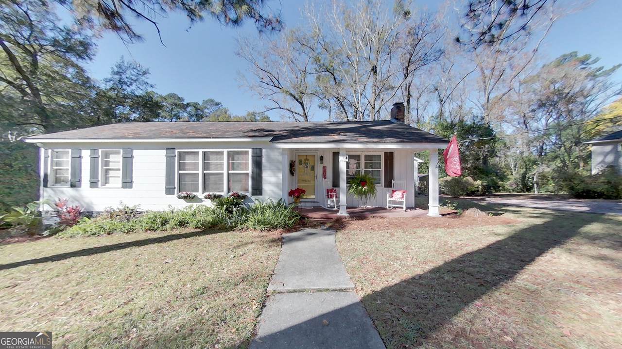 415 Edgewood Circle - Photo 1