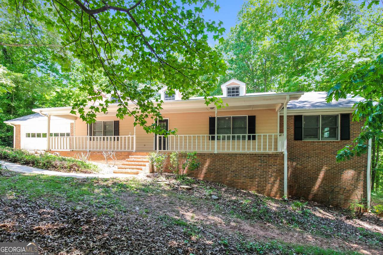4624 Lynnwood Court - Photo 1