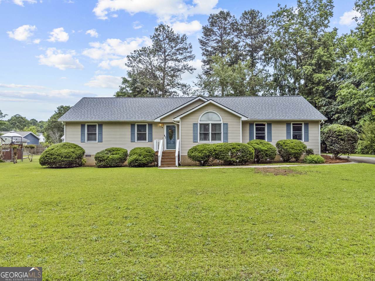 504 Bedford Drive - Photo 1