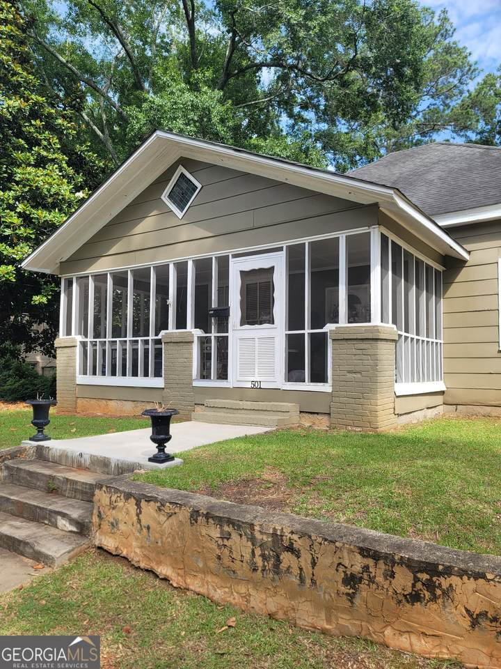 501 Green Street - Photo 1