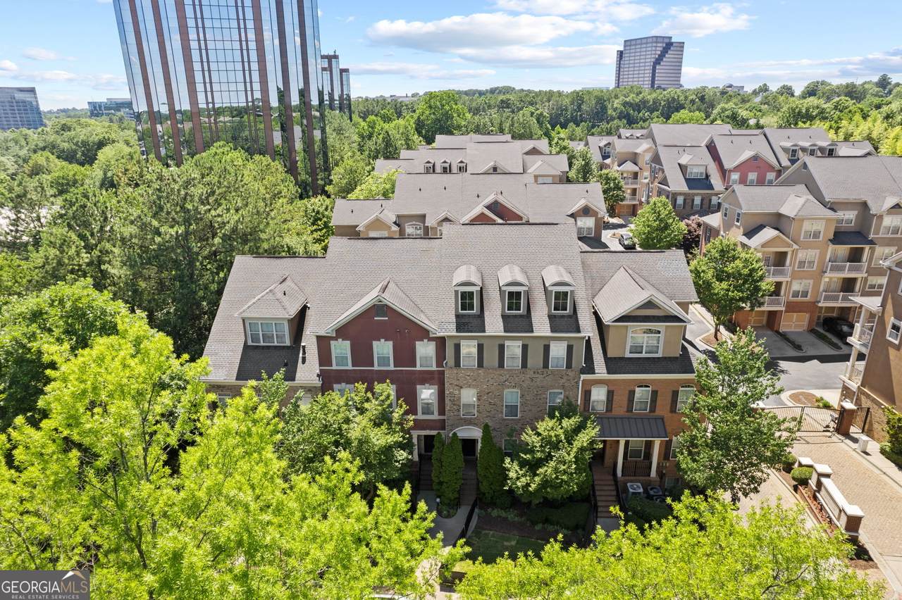 231 Perimeter Walk - Photo 1