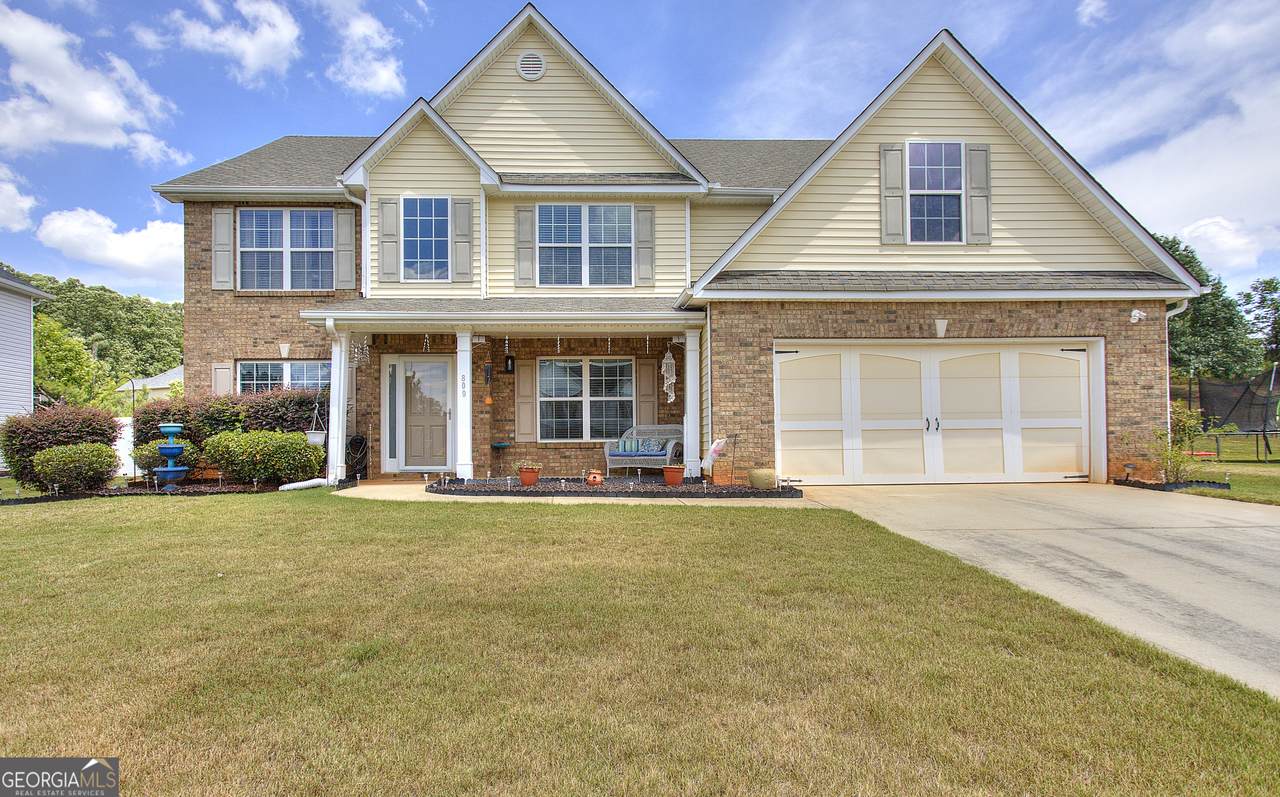 809 Redan Way - Photo 1
