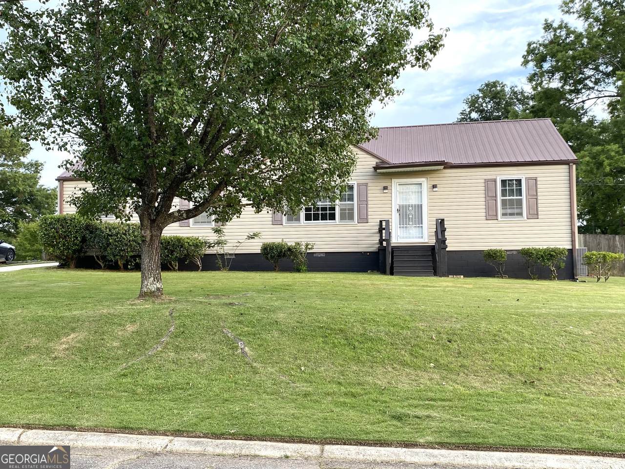 825 S 10th Street - Photo 1