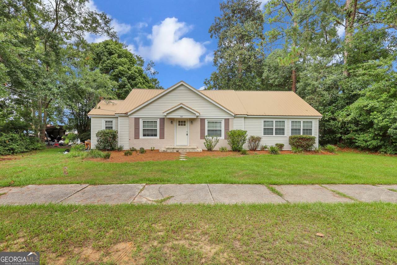 542 Plum Street - Photo 1