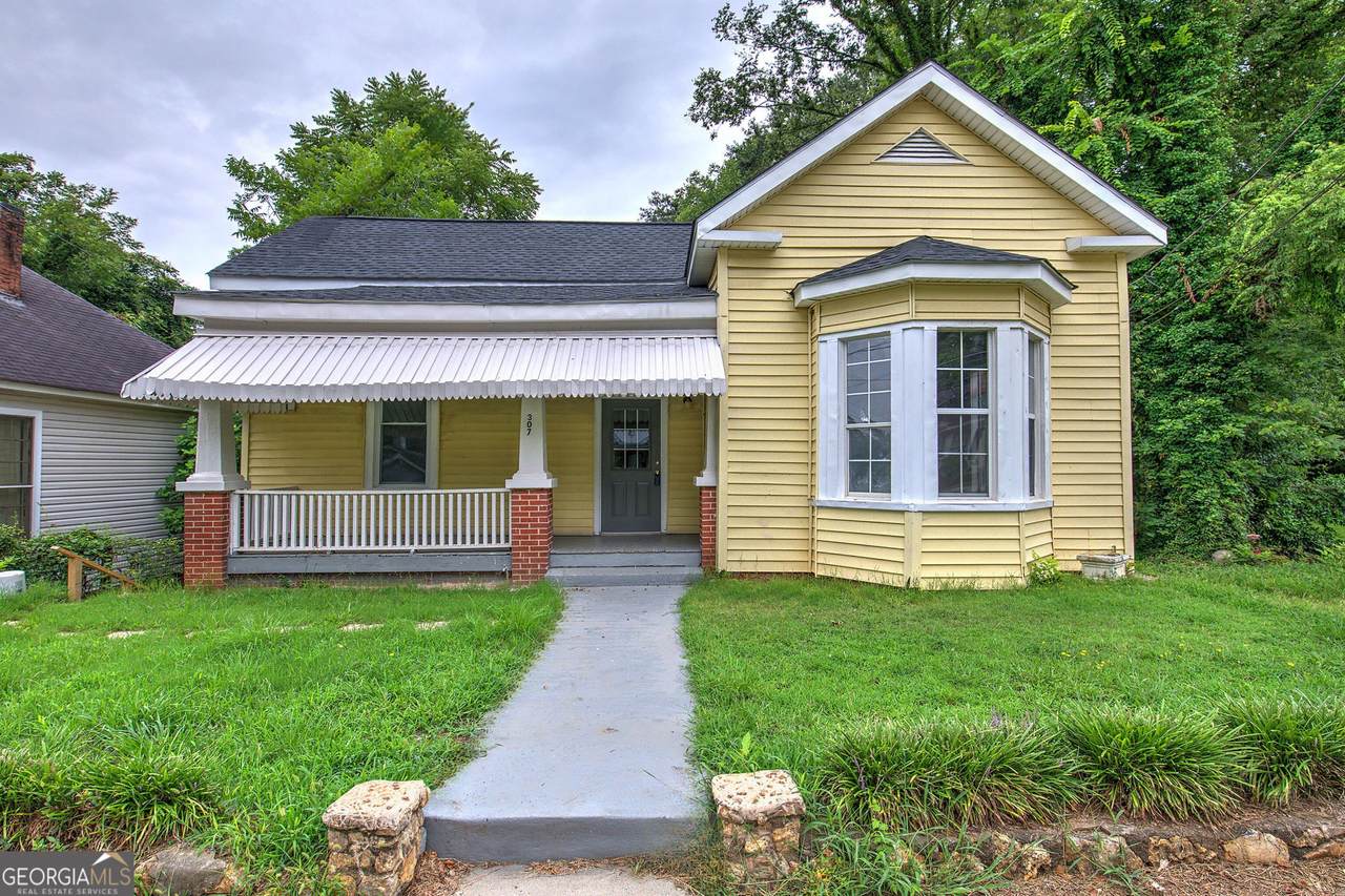 307 Kingston Avenue - Photo 1