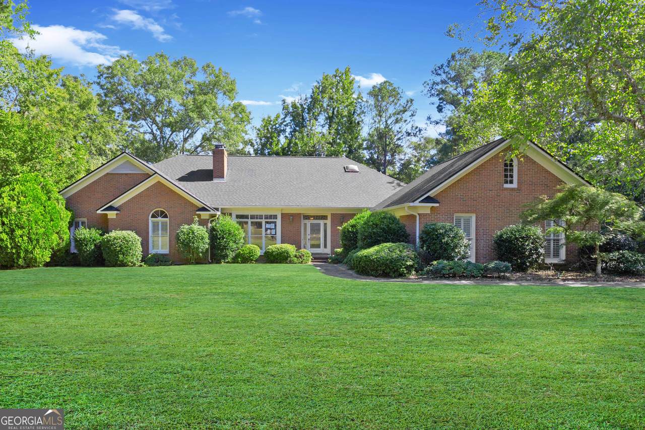 205 Sweetwater Drive - Photo 1