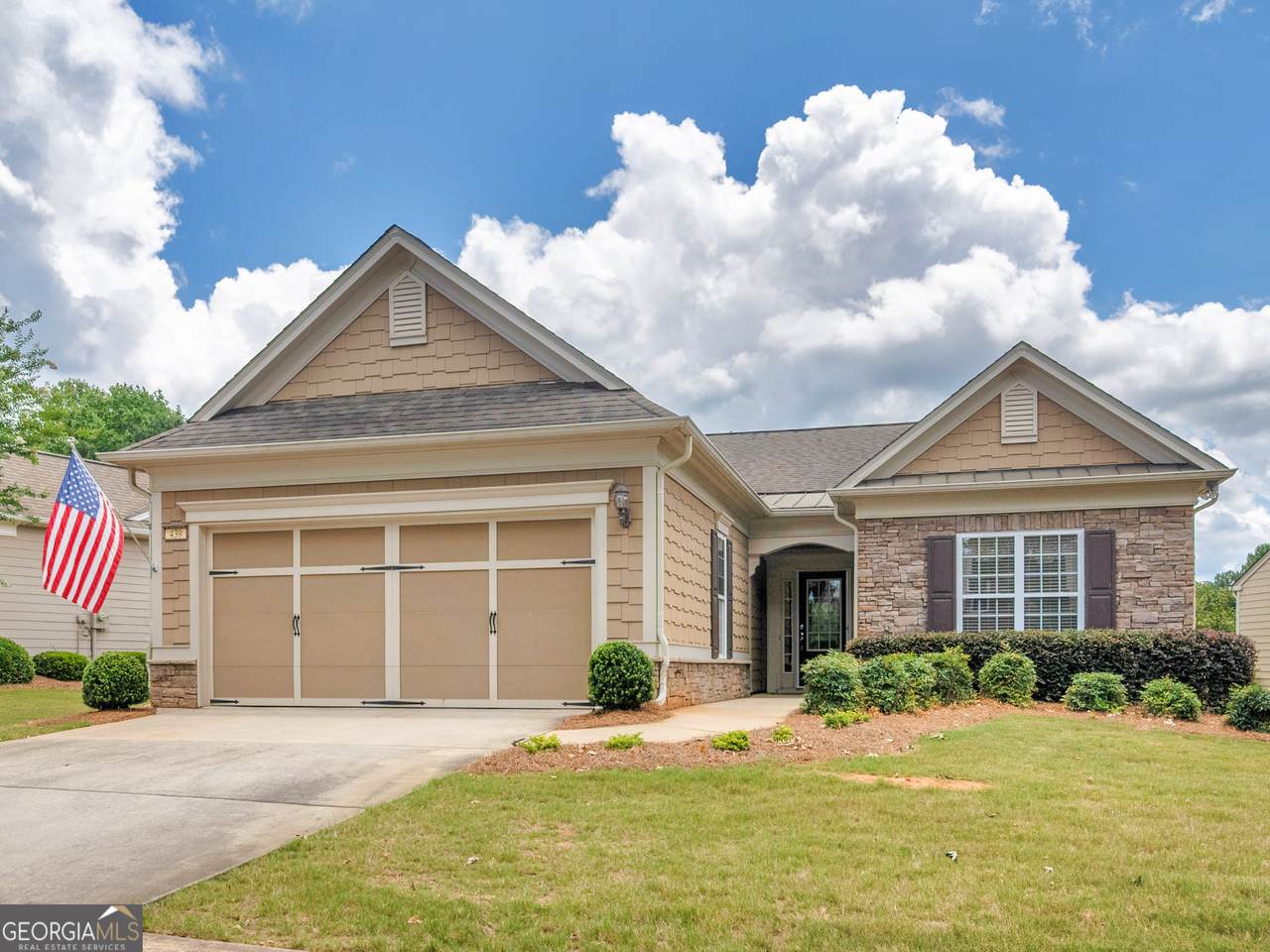 439 Beacon Court - Photo 1