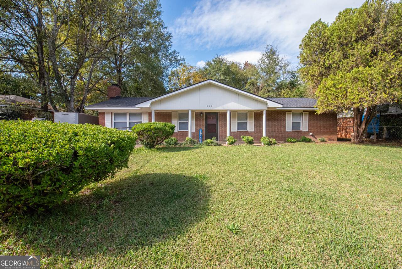 111 Briarwood Drive - Photo 1