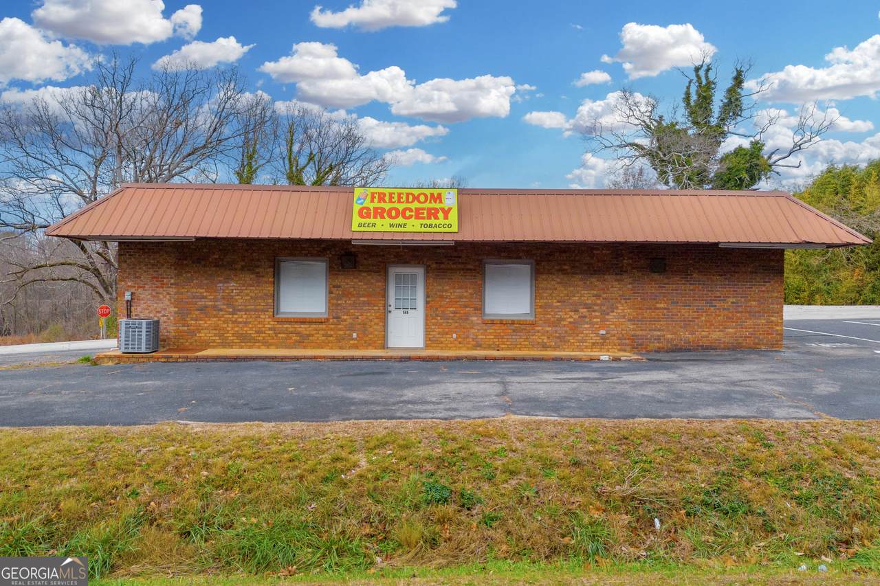 589 Dicks Hill Parkway - Photo 1