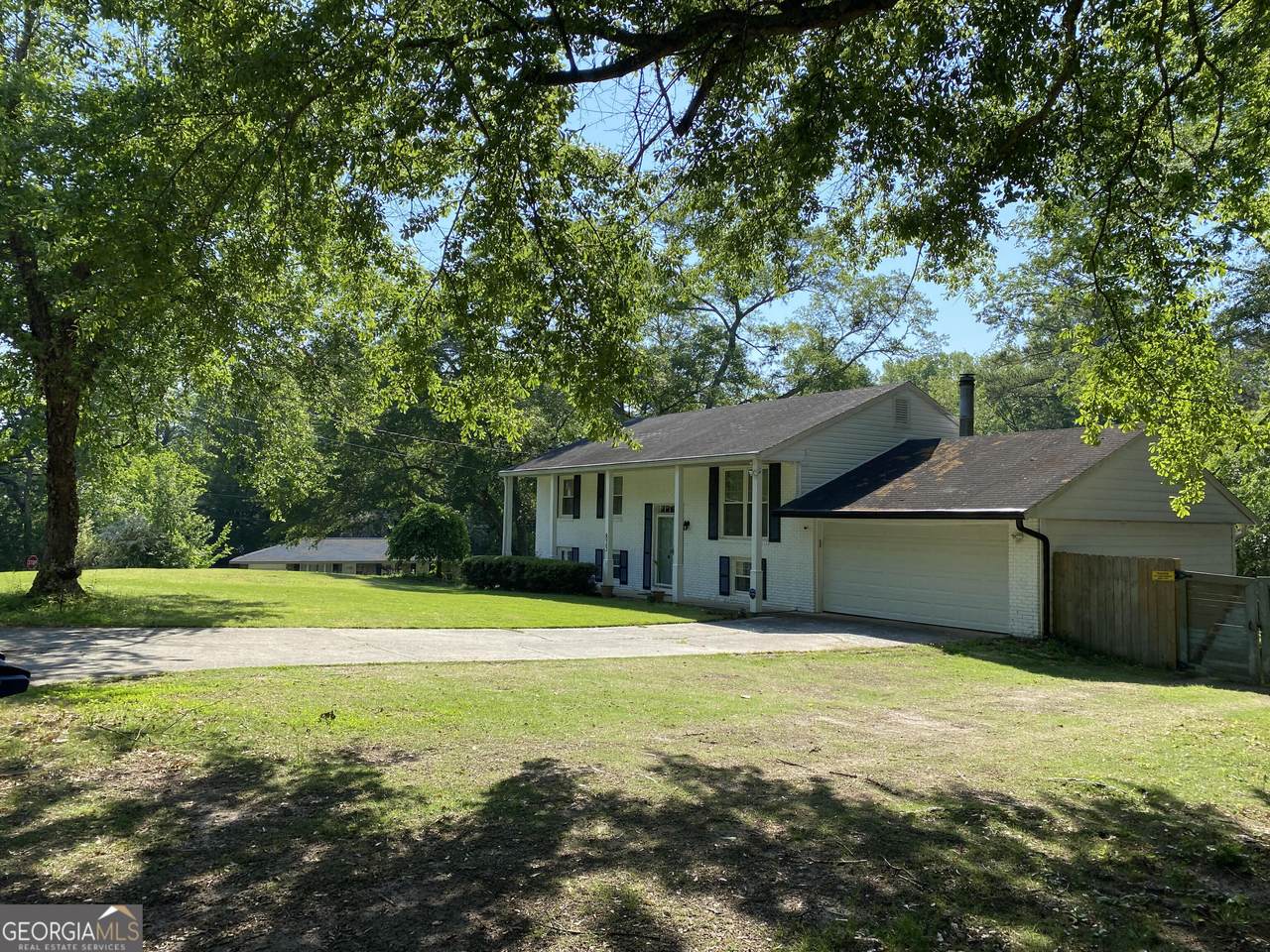 825 Forest Lake Drive - Photo 1